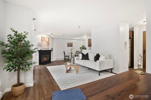 211-1100 Ave Avenue Sq Ne, Bellevue, WA, 98004 | Card Image