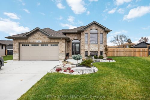 {{alt}} | Card Image