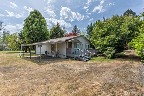 369 E Birnie Slough Rd, Cathlamet, WA, 98612-9709 | Card Image