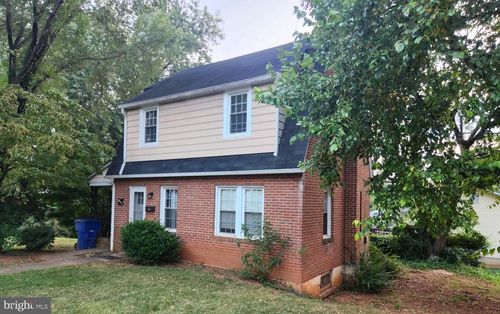 402 Kerfoot Ave, FRONT ROYAL, VA, 22630-2422 | Card Image