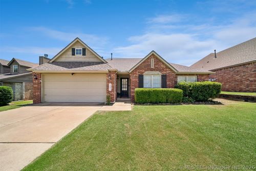 2401 Pensacola St, Broken Arrow, OK, 74011-6101 | Card Image