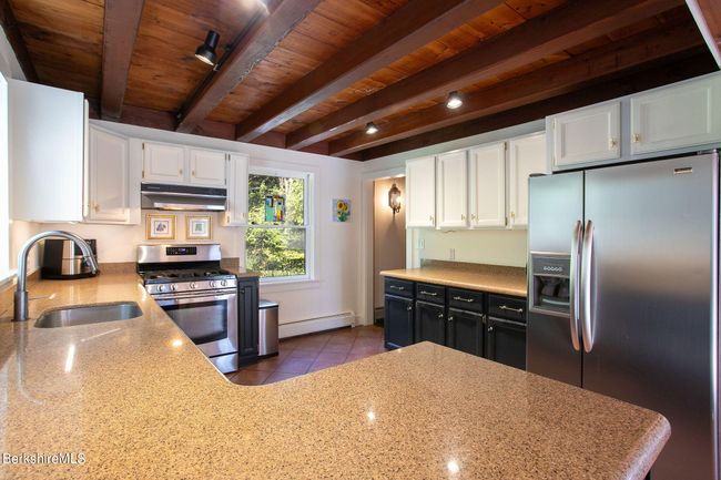 Kitchen | Image 25