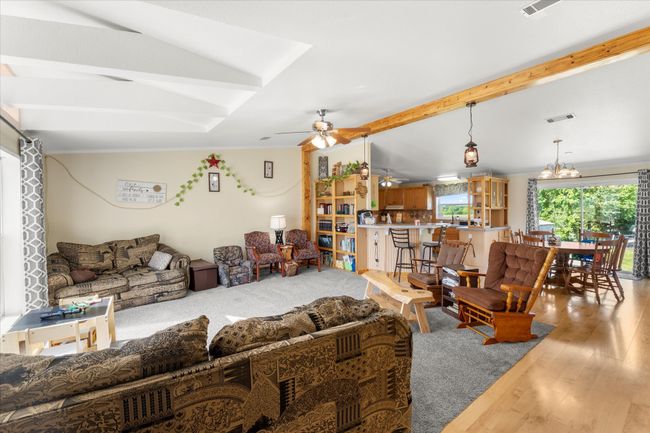 3345 State Highway 11 E, House other with 3 bedrooms, 2 bathrooms and null parking in Wolfe City TX | Image 17