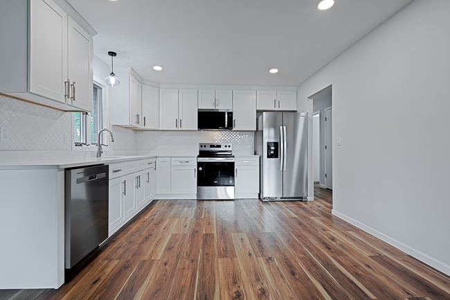2328 Lynwood St, Home with 2 bedrooms, 2 bathrooms and 1 parking in Morris IL | Image 5