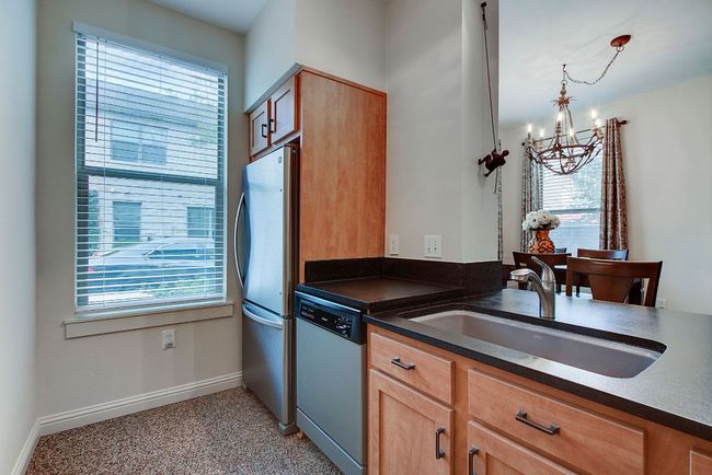 APT-1404 - 1201 Grove Blvd, Condo with 2 bedrooms, 3 bathrooms and 2 parking in Austin TX | Image 10