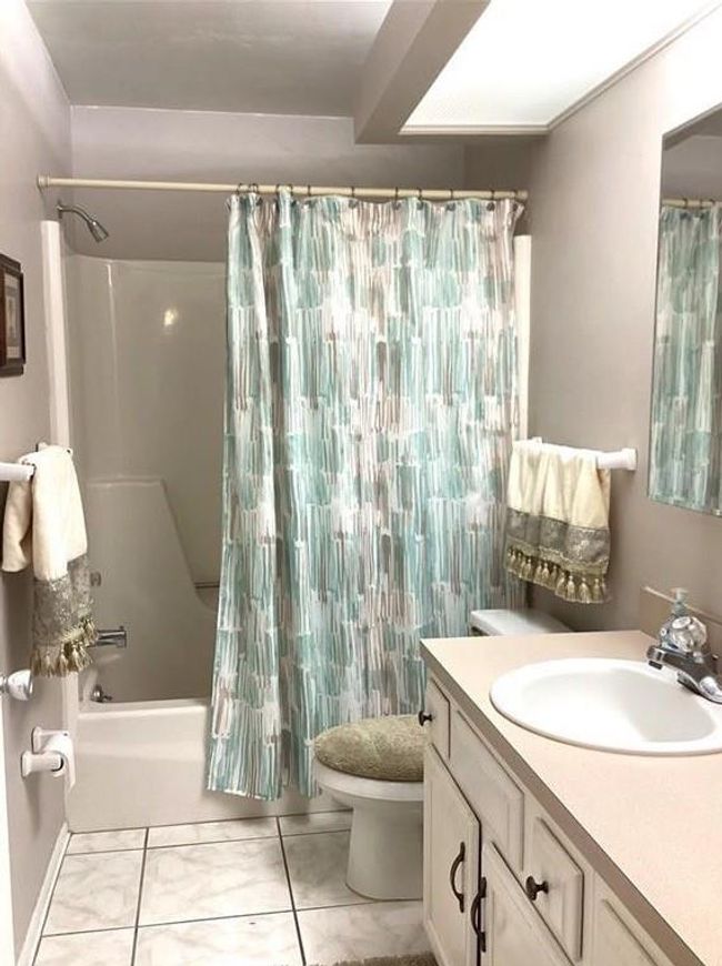 APT-101 - 44 Vista Gardens Trl, Condo with 2 bedrooms, 2 bathrooms and null parking in Vero Beach FL | Image 14