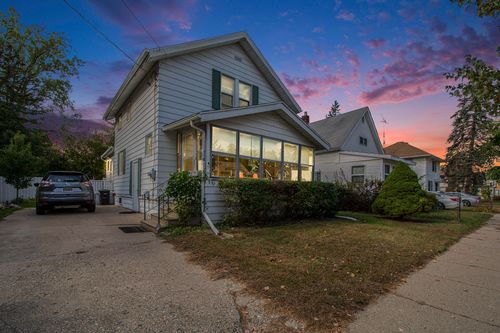 530 N Pleasant St, Jackson, MI, 49202-3624 | Card Image