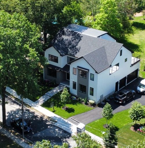45 E Quinobequin Rd, Waban, MA, 02468-1806 | Card Image