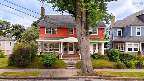 79 Whitney Ave, Sydney, NS, B1P4Z8 | Card Image