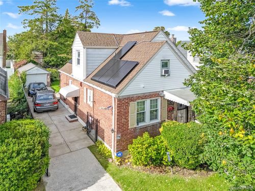 115 230th St, Cambria Heights, NY, 11411-1422 | Card Image