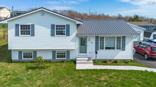 65 Macdonald Crescent, Sydney Mines, NS, B1V3L9 | Card Image