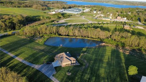 18401 Ssr-W Highway, Smithville, MO, 64089 | Card Image