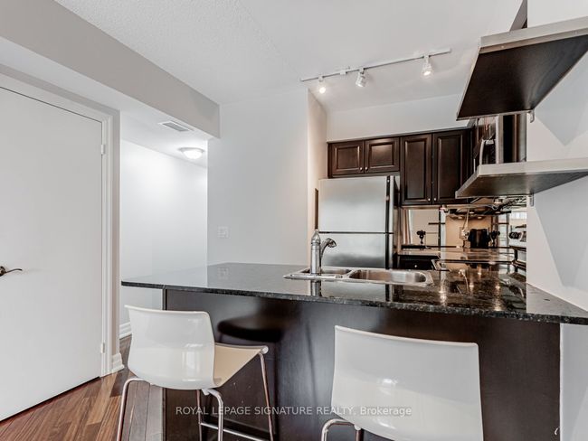 709 - 8 Scollard St, Condo with 0 bedrooms, 1 bathrooms and null parking in Toronto ON | Image 16