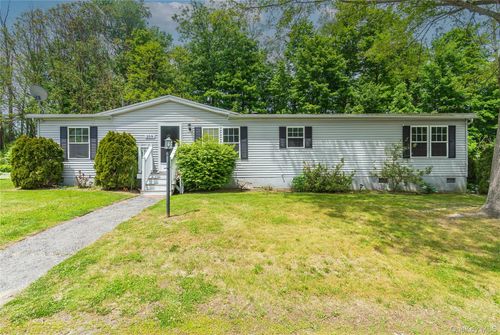 209 Wood Hollow Rd, East Fishkill, NY, 12533-3238 | Card Image