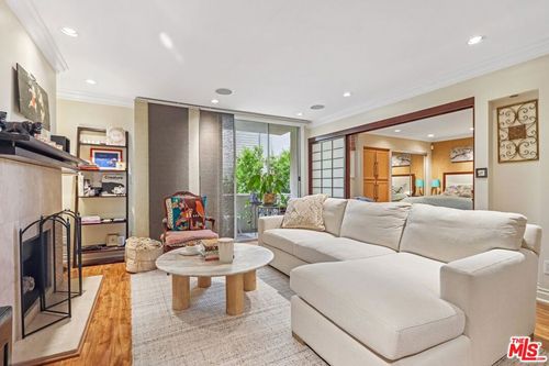 201-5325 Newcastle Ave, Encino, CA, 91316-4245 | Card Image