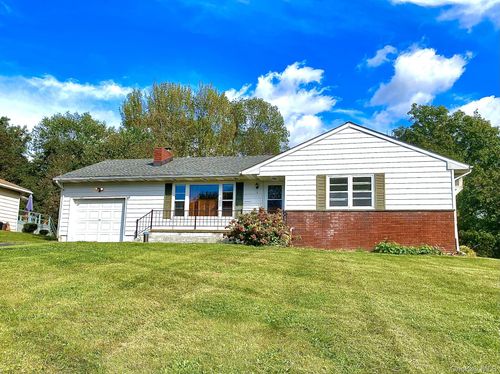 5 Espie Rd, Rhinebeck, NY, 12572-3535 | Card Image