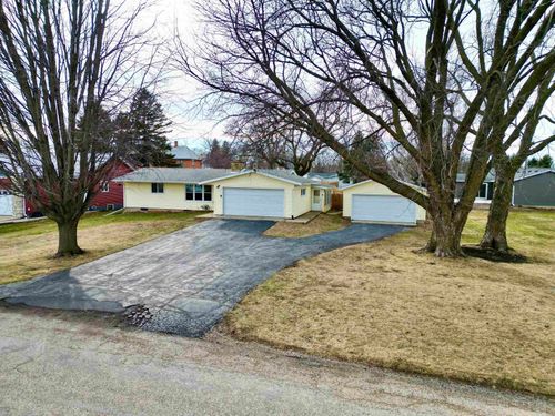 413 N Jefferson St, Calmar, IA, 52132-7790 | Card Image