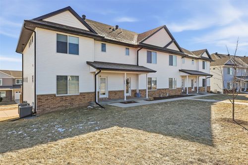 1162 Dahnovan Dr, North Liberty, IA, 52317-8712 | Card Image