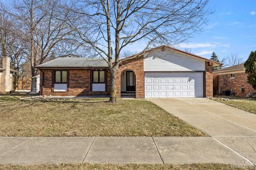 15371 Gulley St, Taylor, MI, 48180-5045 | Card Image