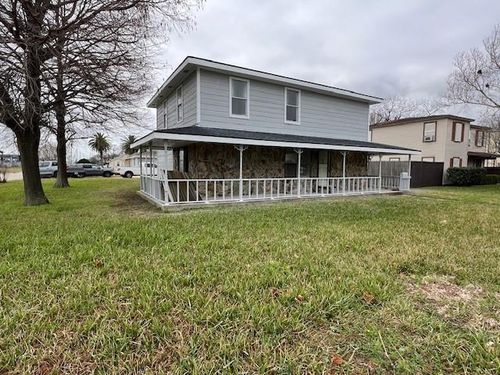 1101 4th Ave N, Texas City, TX, 77590-7524 | Card Image