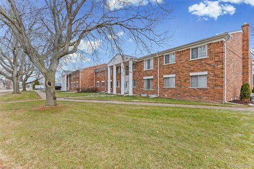 22592 Masonic, St Clair Shores, MI, 48082 | Card Image