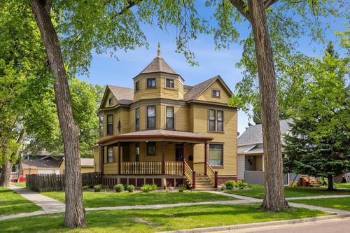1121 4th Ave S, Fargo, ND, 58103-1718 | Card Image
