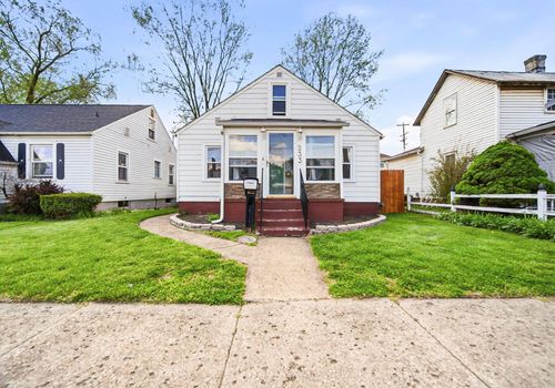 233 N Pierce Ave, Lancaster, OH, 43130-3614 | Card Image