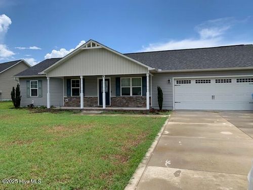 716 Addor Dr, Richlands, NC, 28574-1317 | Card Image