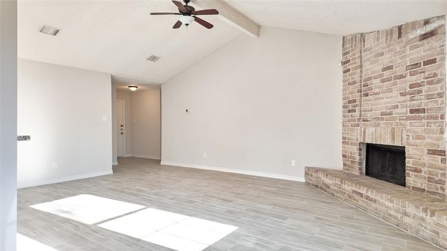 Living Room | Image 7
