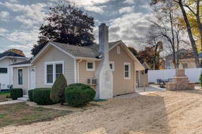 308 Old Colony Road, House other with 2 bedrooms, 1 bathrooms and 6 parking in Old Lyme CT | Image 3