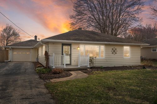 307 Hill St, Hartland, WI, 53029-2003 | Card Image