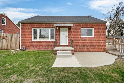 2500 Watrous Ave, Des Moines, IA, 50321-2149 | Card Image