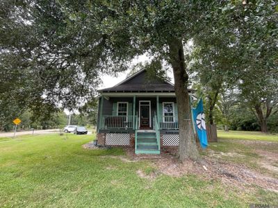 905 N River Road Drive, House other with 2 bedrooms, 2 bathrooms and null parking in Denham Springs LA | Image 1