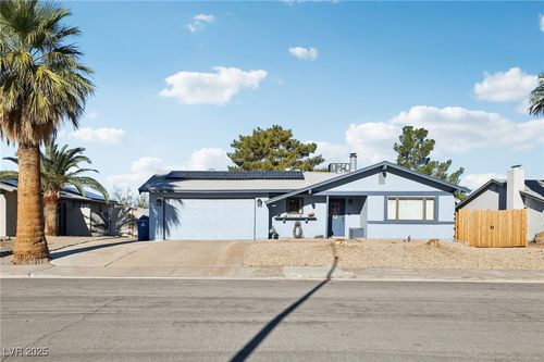 415 Chateau Dr, Henderson, NV, 89002-8345 | Card Image