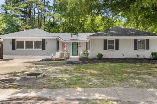 2428 Peritan Rd, Virginia Beach, VA, 23454-3317 | Card Image