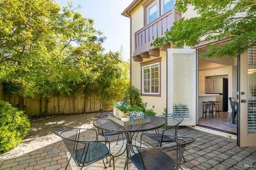 23 Greenham Ct, Novato, CA, 94949-6285 | Card Image