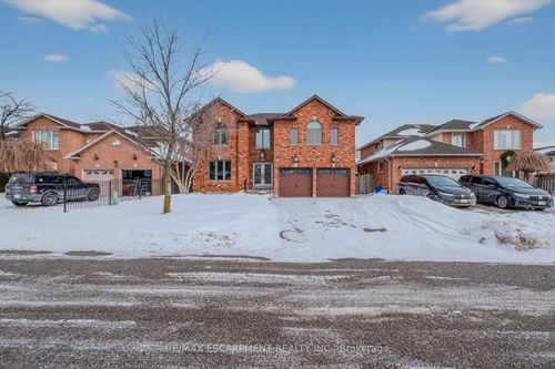 41 Candor Cres, Stoney Creek, ON, L8E4X6 | Card Image