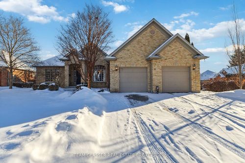 38 Butternut Grove, London, ON, N6K4J4 | Card Image