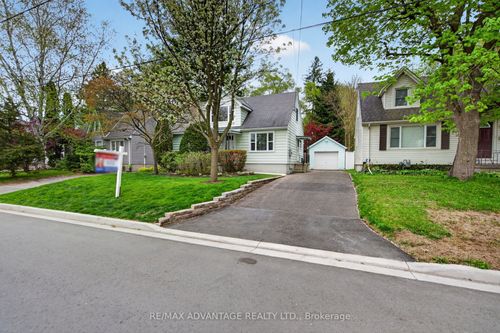 127 Foster Ave, London, ON, N6H2L2 | Card Image