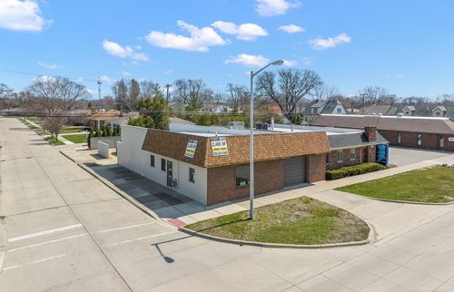 25530 Little Mack Avenue, St. Clair Shores, MI, 48081 | Card Image