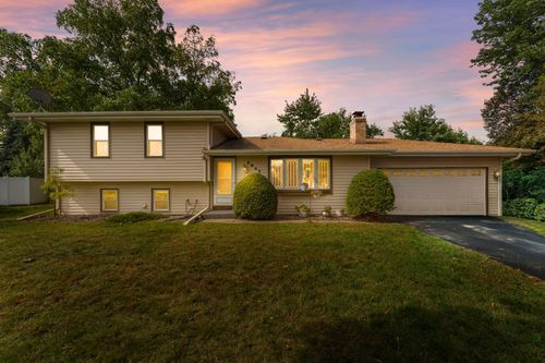 3847 Lodestone Cir, Eagan, MN, 55122-1656 | Card Image