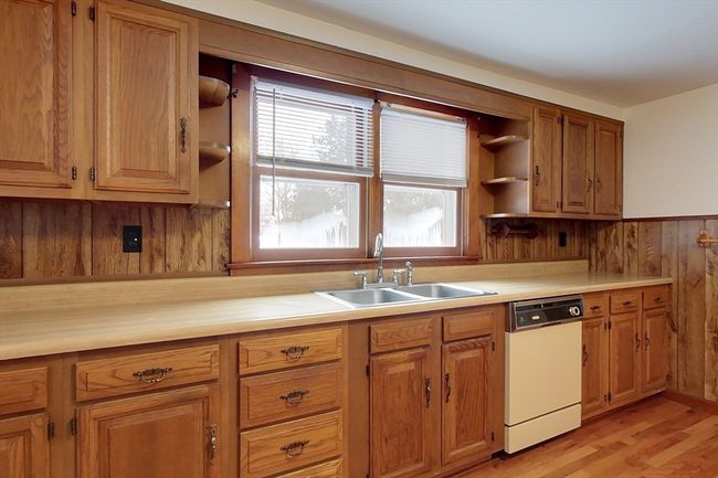 19 Whalom Rd, House other with 2 bedrooms, 1 bathrooms and 4 parking in Lunenburg MA | Image 4