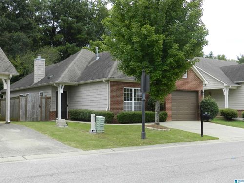 402 Holland Lakes Dr, PELHAM, AL, 35124-3969 | Card Image