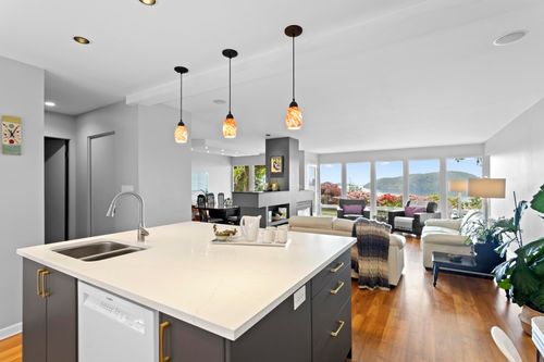 45 Sweetwater Pl, Lions Bay, BC, V0N3G7 | Card Image