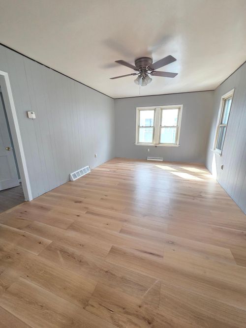 824 E Washington St, Caledonia, MN, 55921-1622 | Card Image