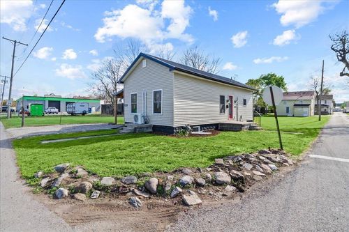 329 S Elm St, Bellefontaine, OH, 43311-1737 | Card Image