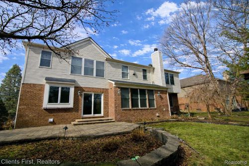 48318 Manhattan Cir, Canton, MI, 48188-1495 | Card Image