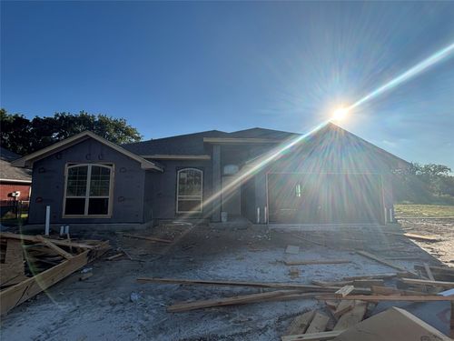 905 Mcanear St, Cleburne, TX, 76033-5272 | Card Image