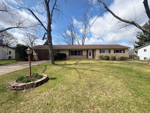 11489 Colonial Woods Drive, Vienna Charter Township, MI, 48420 | Card Image