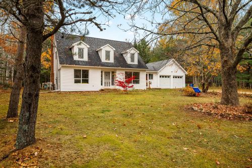 574 Woodstock Rd, Mahone Bay, NS, B0J2E0 | Card Image